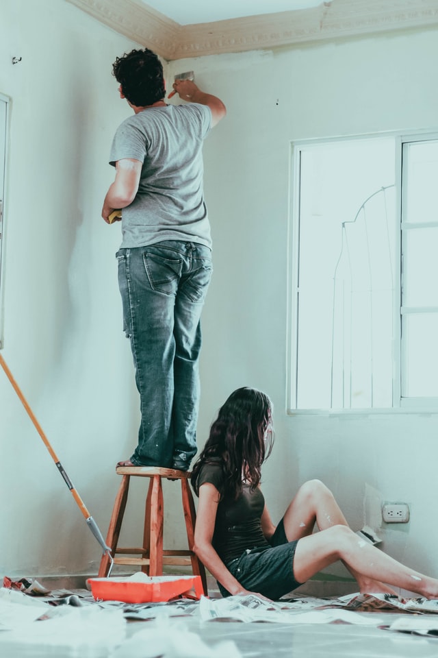 Moving out photo by Roselyn Tirado on Unsplash