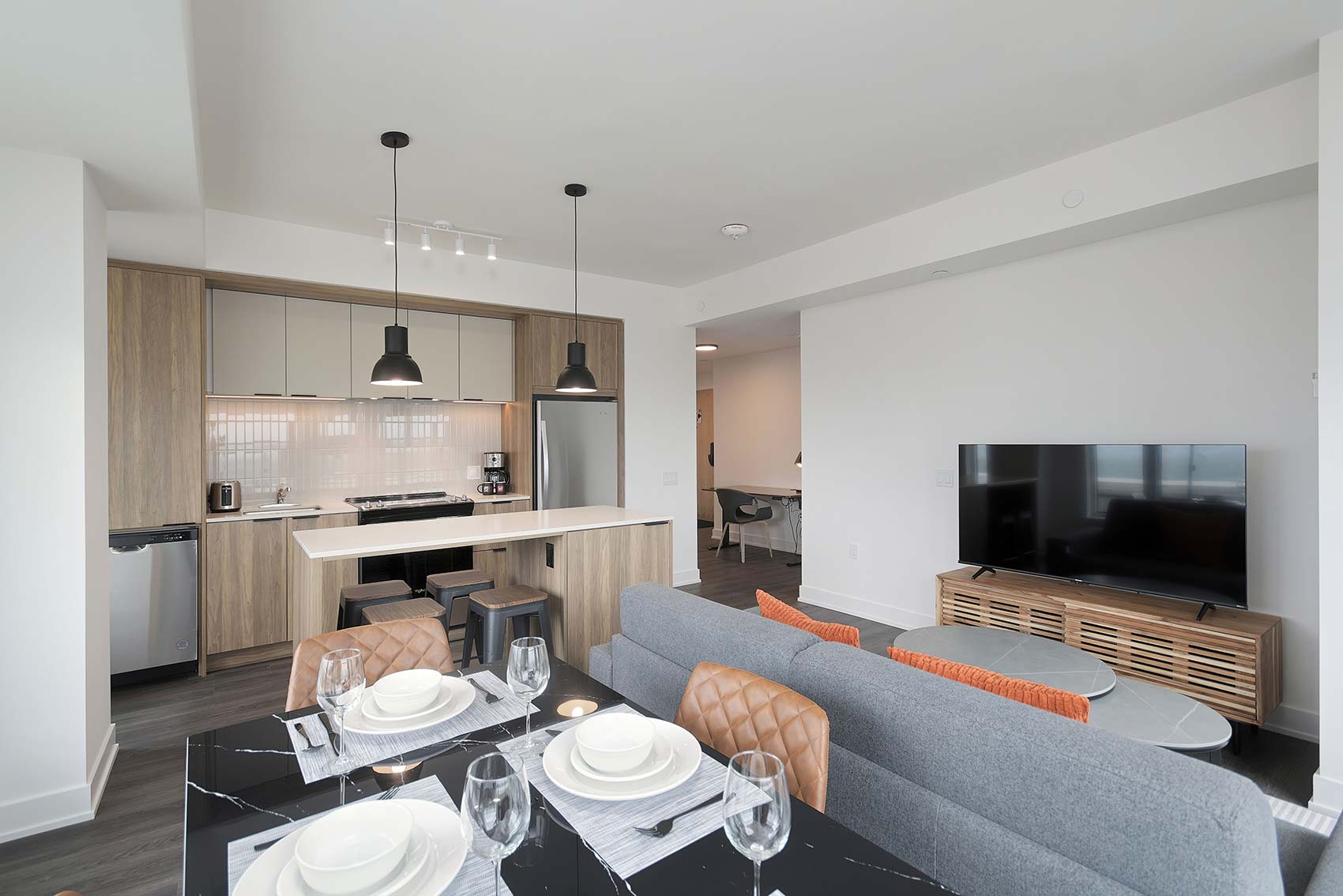 Live Mississauga Your Way: DelSuites One Eighty Five Newest Property!